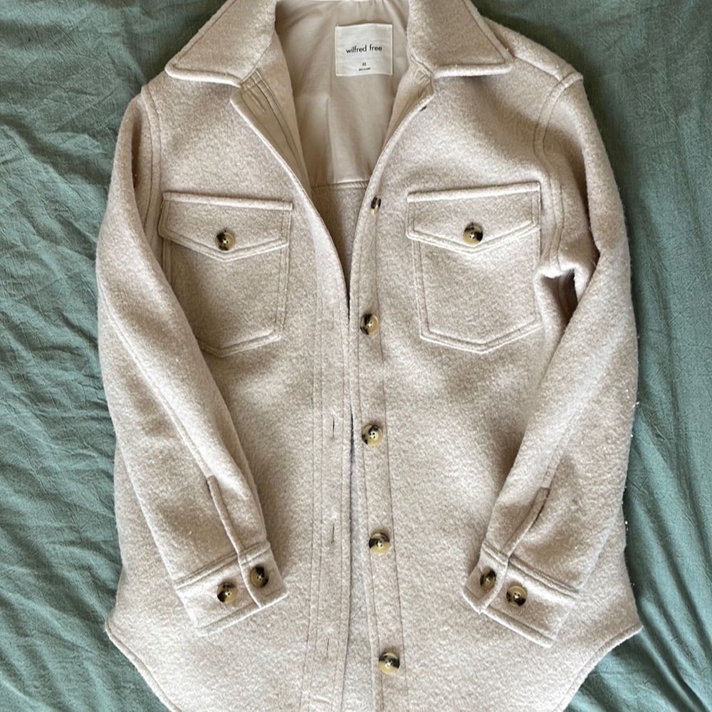 Aritzia the Ganna shirt jacket in cream size xs